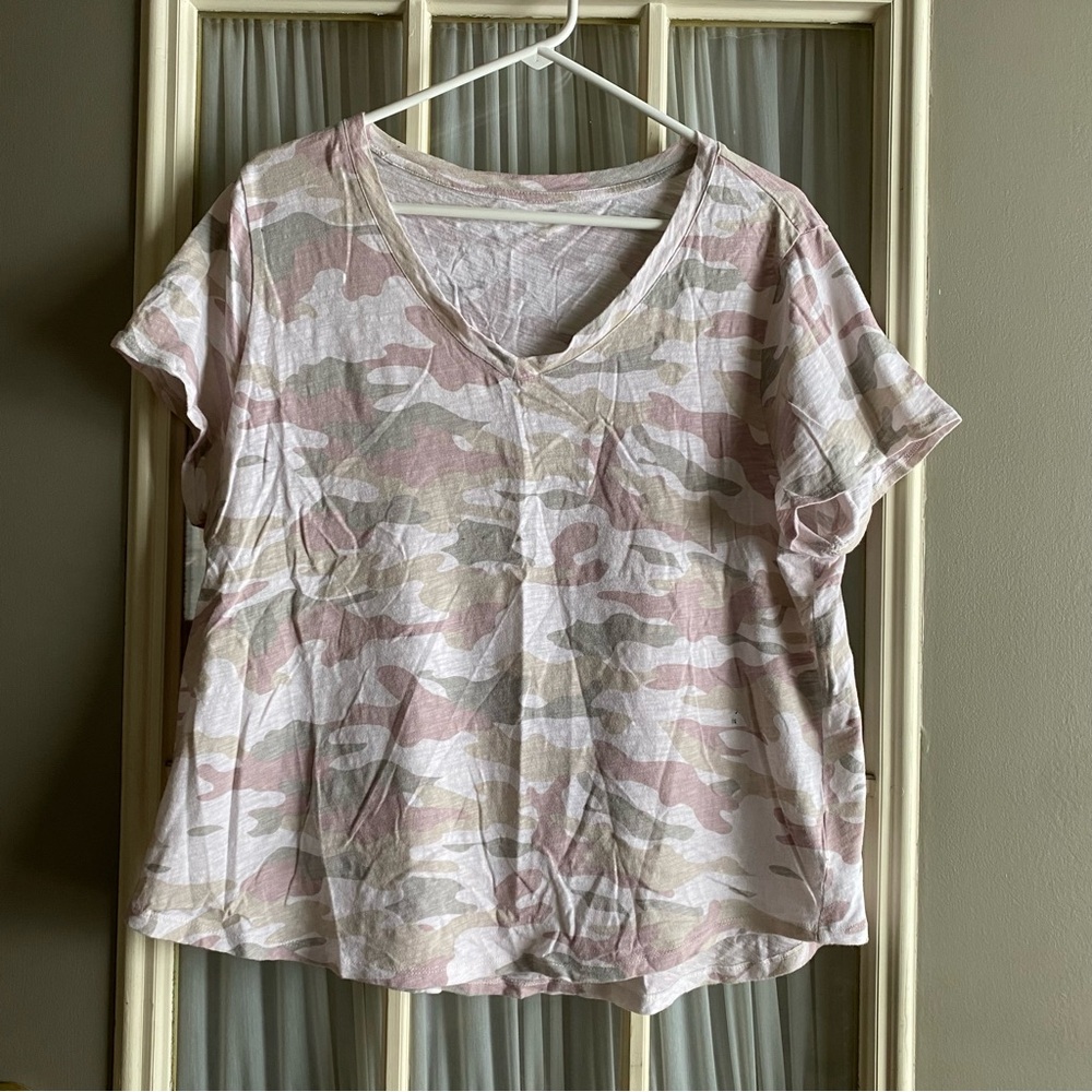 Old Navy Camouflage V-Neck Tshirt